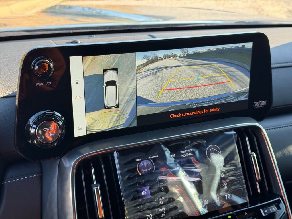 New 2025 Lexus LX 700h Luxury image 4