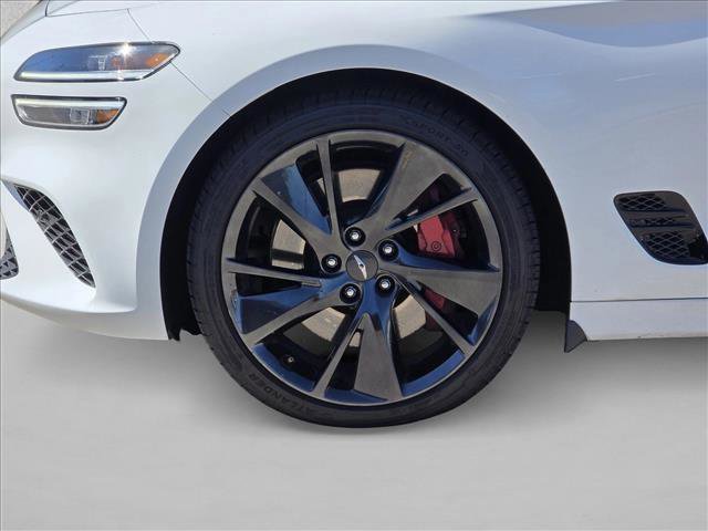 Used 2022 Genesis G70 3.3T image 9