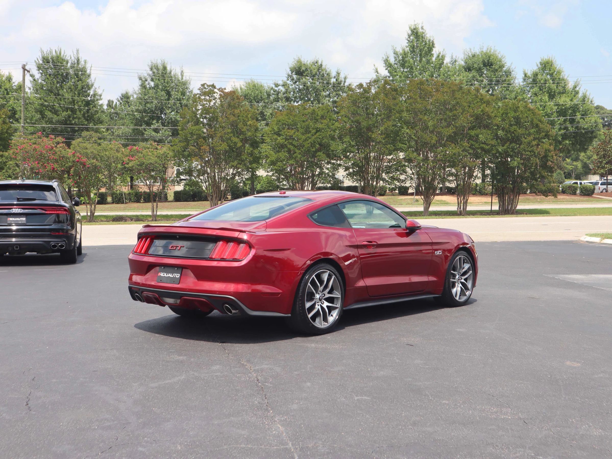 Used 2017 Ford Mustang GT Premium RWD image 10