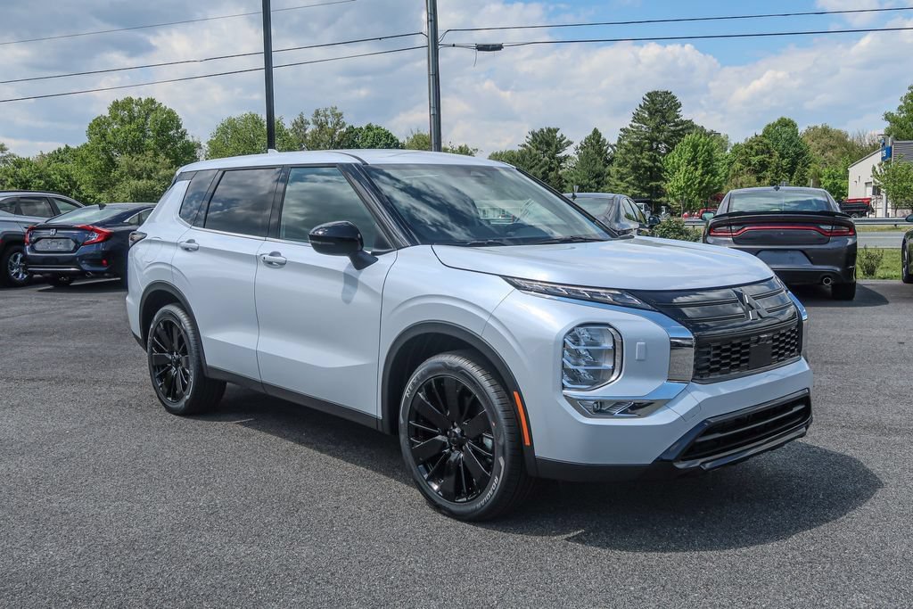 New 2026 Mitsubishi Outlander LE AWD/4WD image 8
