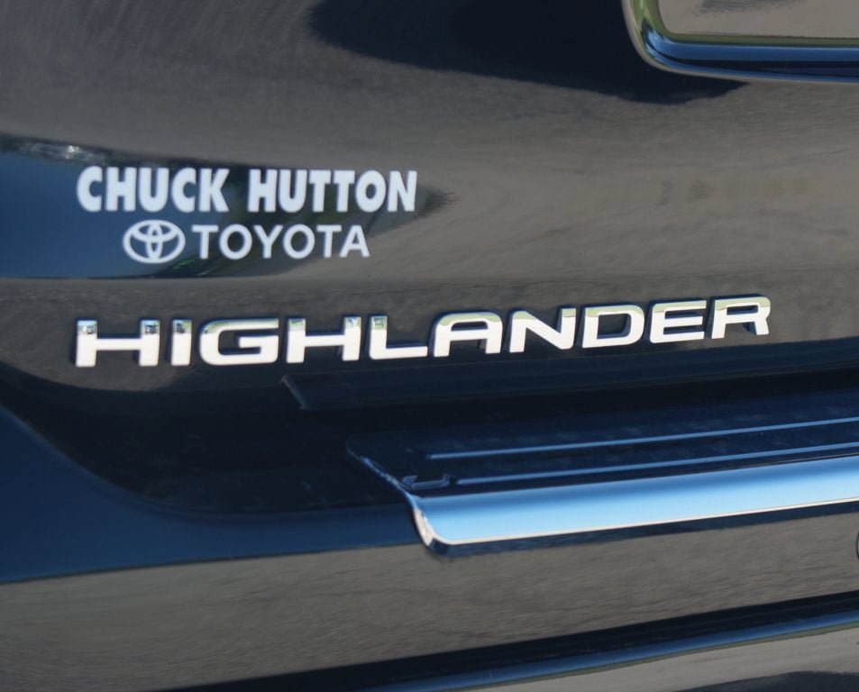 Used 2024 Toyota Highlander Limited FWD image 19