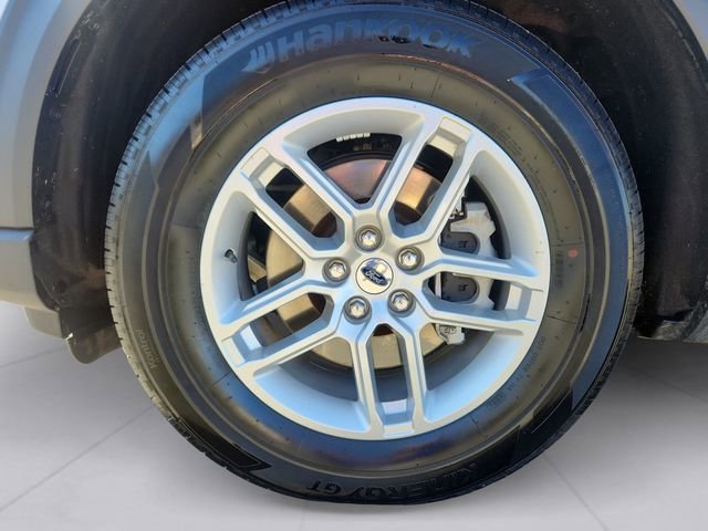 Used 2025 Ford Explorer Active image 9