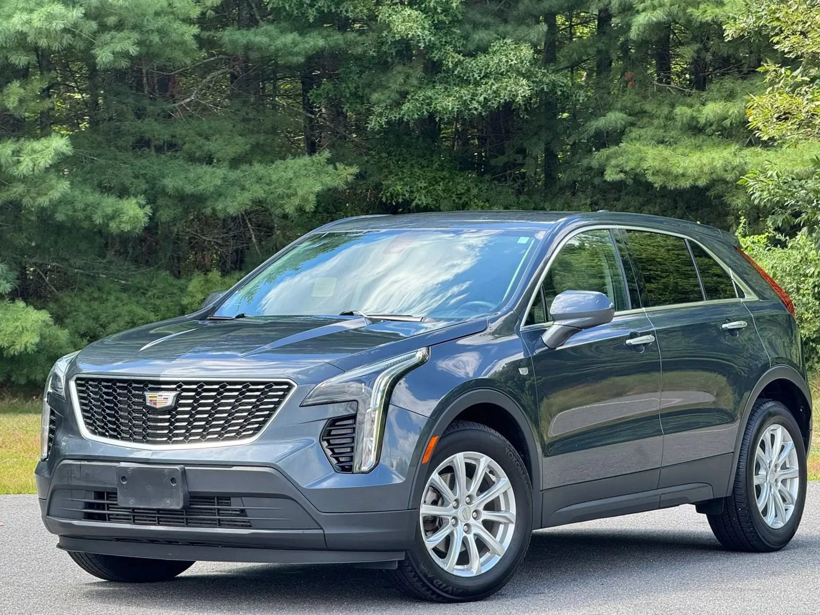 Used 2019 Cadillac XT4 Luxury FWD image 1