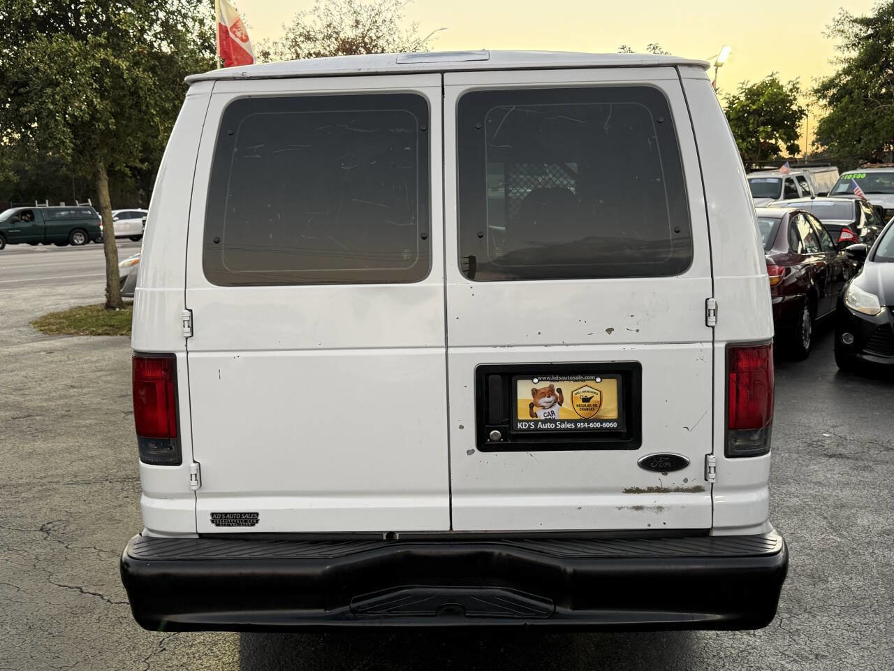 Used 2005 Ford E-250 and Econoline 250 Extended image 4