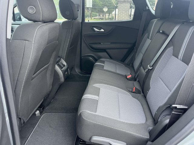 New 2026 Chevrolet Blazer LT w/ Midnight/Sport Edition FWD image 7
