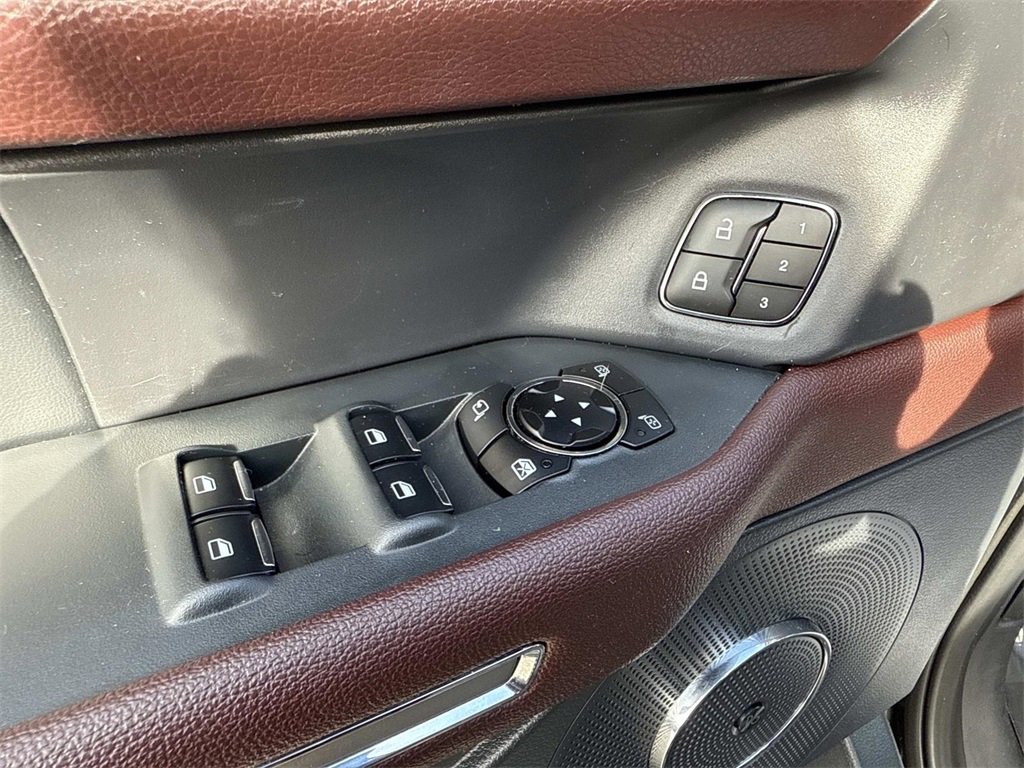 Used 2023 Ford Expedition Max Limited image 13