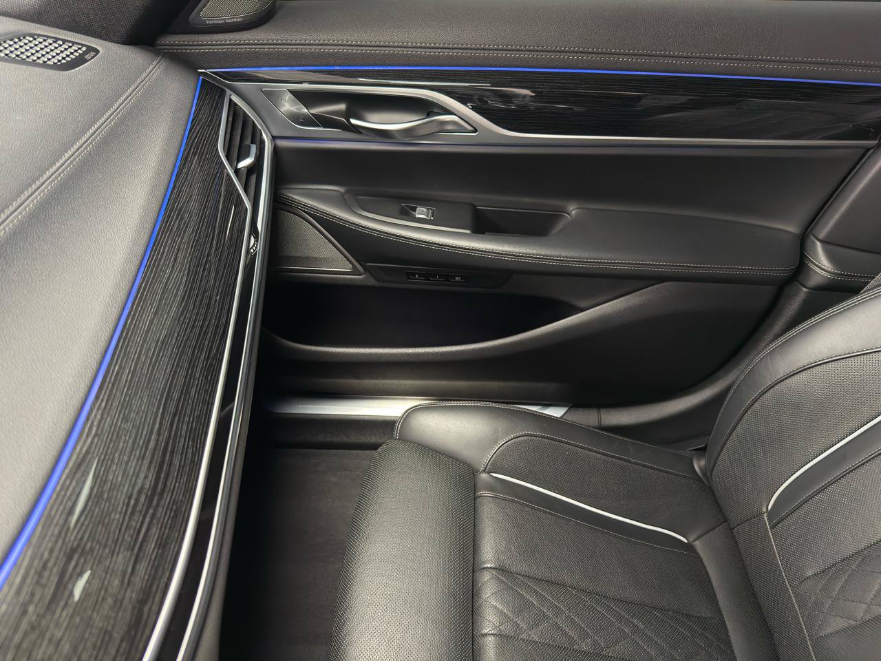 Used 2019 BMW 750i xDrive w/ M Sport Package AWD/4WD image 26