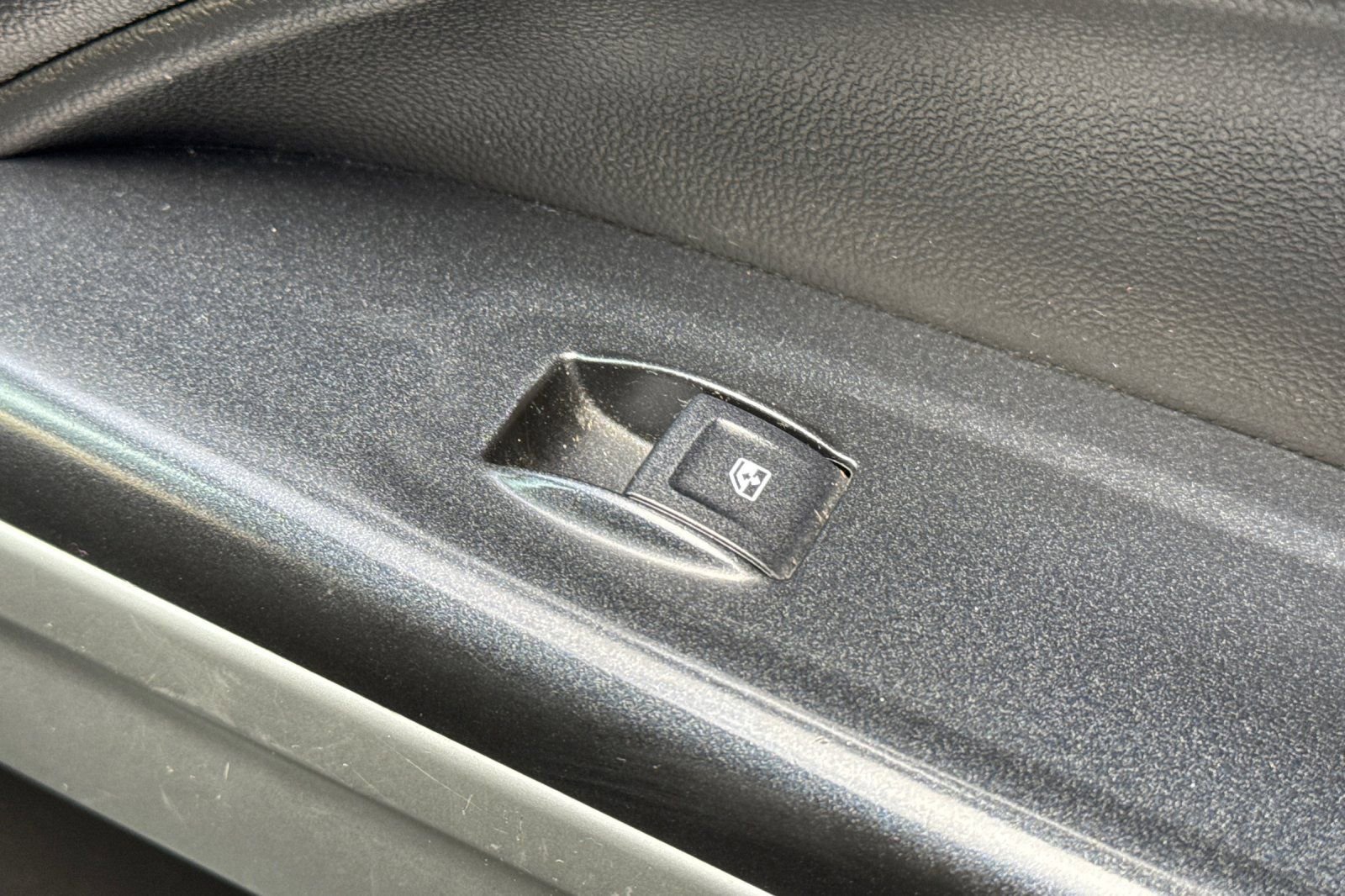 Used 2016 Chevrolet Colorado LT image 22