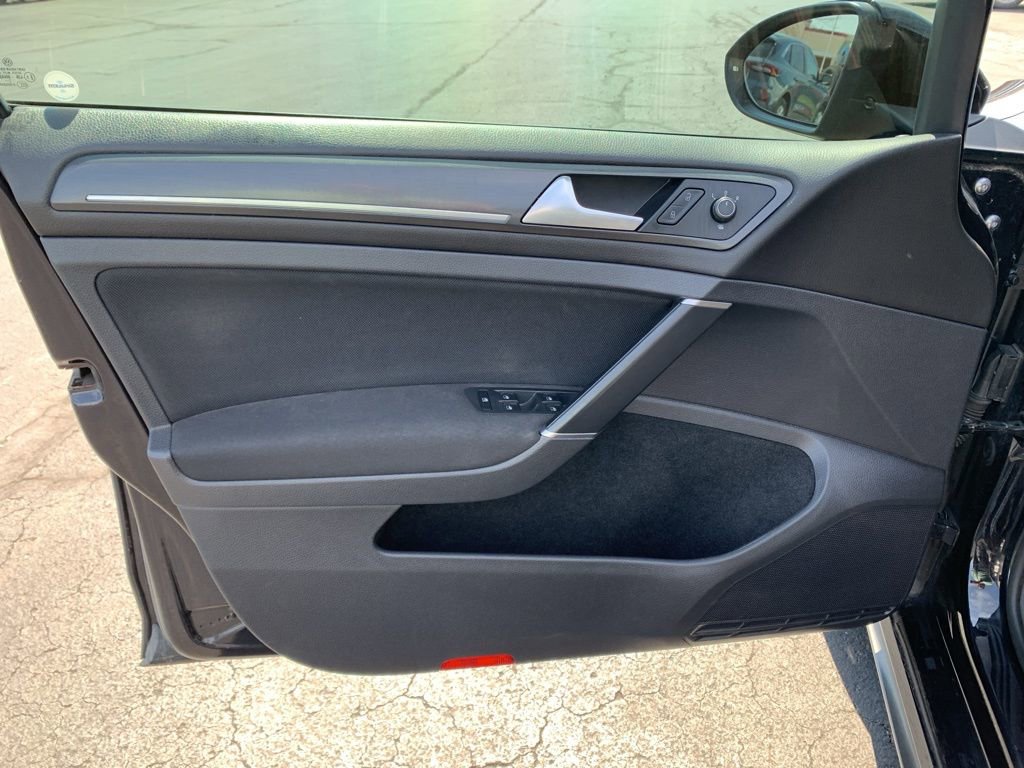 Used 2018 Volkswagen GTI SE FWD image 20