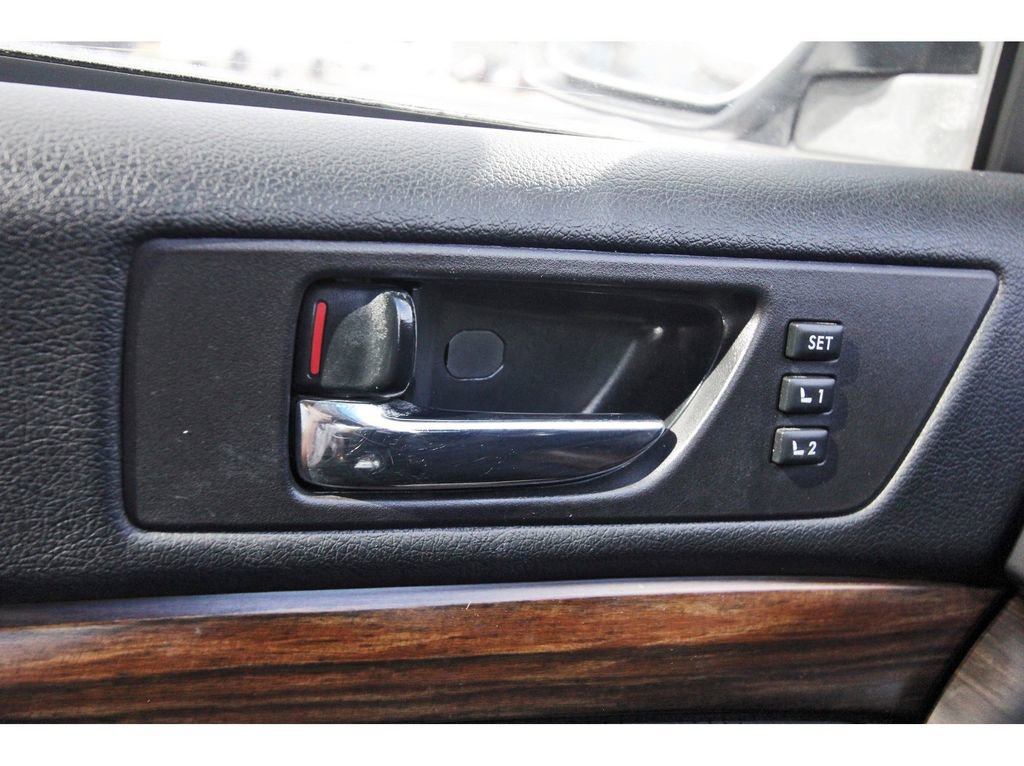 Used 2013 Subaru Outback 3.6R Limited w/ Special Appearance Pkg image 24