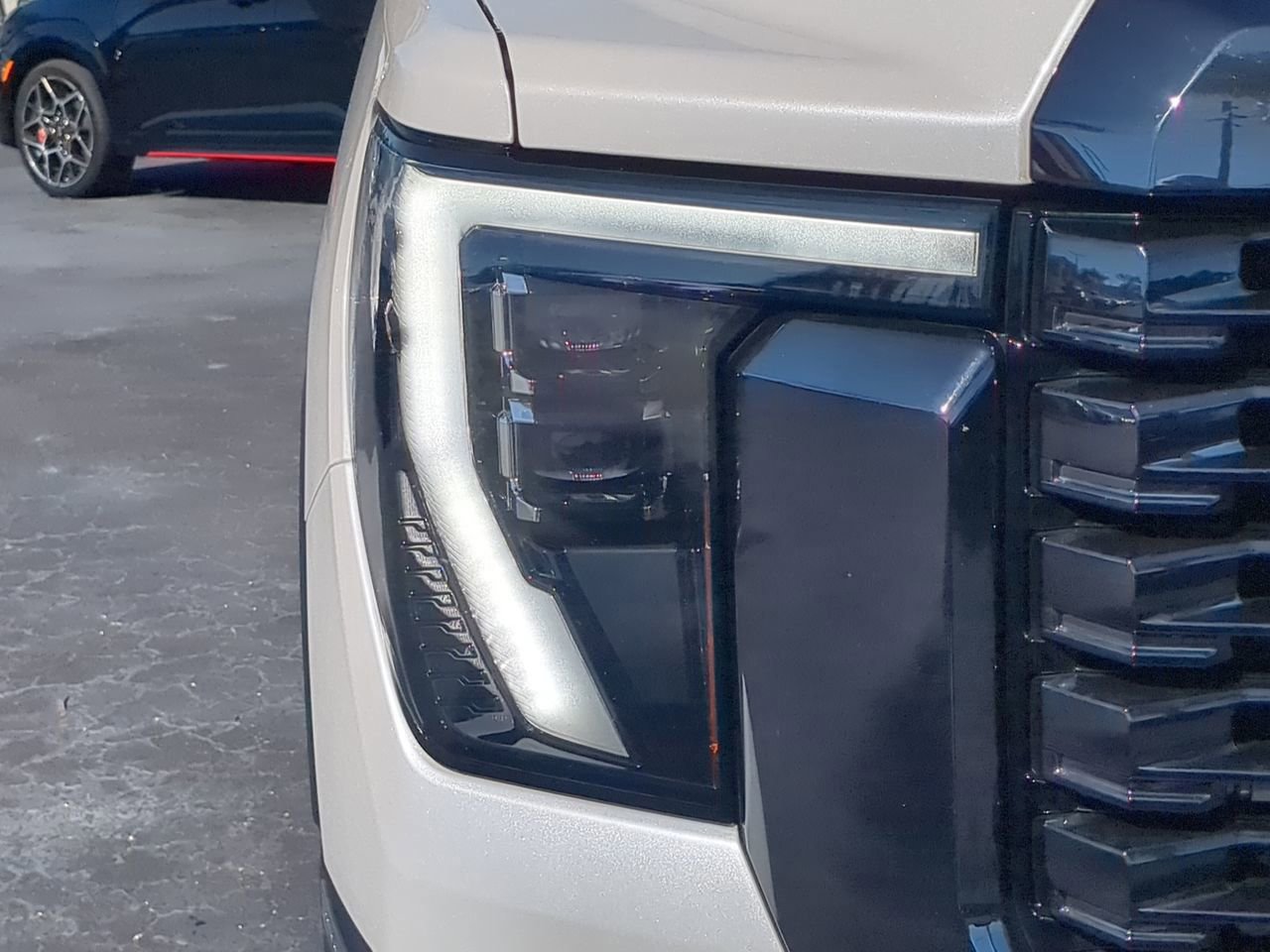 Used 2024 GMC Sierra 3500 Denali Ultimate AWD/4WD image 10