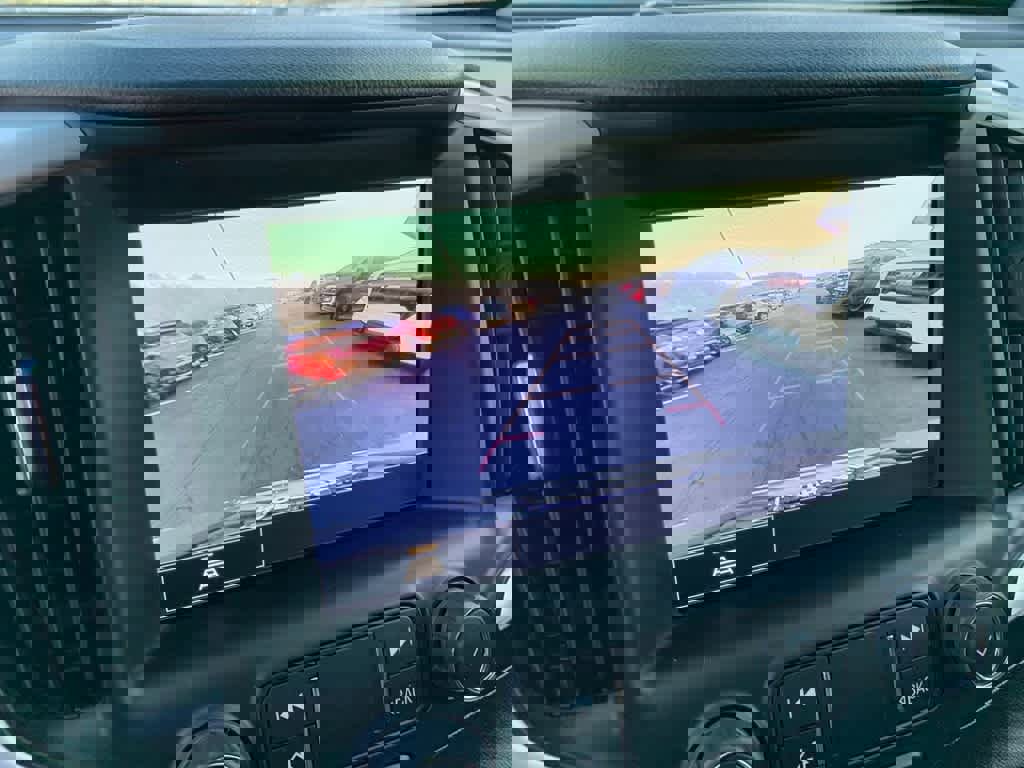 Used 2024 GMC Terrain SLT w/ Infotainment Package II image 30