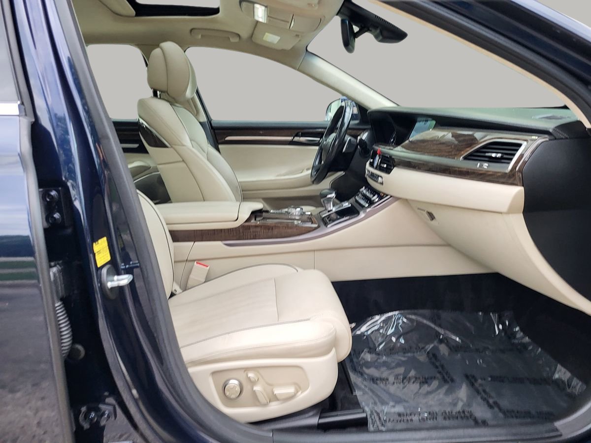 Used 2018 Genesis G90 3.3T Premium AWD/4WD image 38
