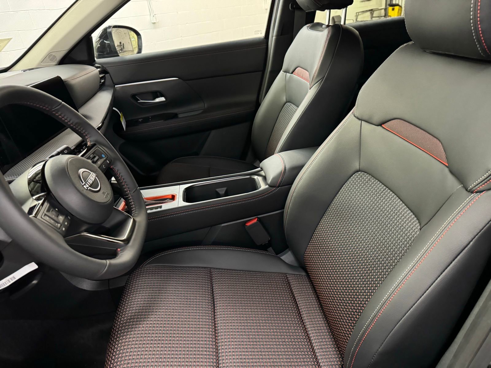 New 2026 Nissan Kicks SR w/ Cold Weather Package image 4