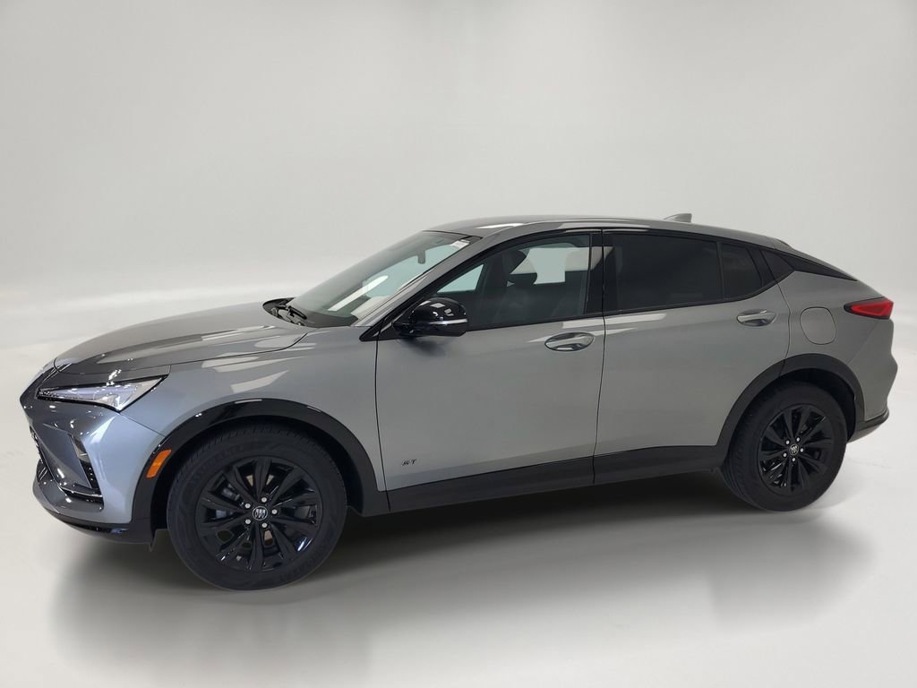 Used 2025 Buick Envista Sport Touring image 3