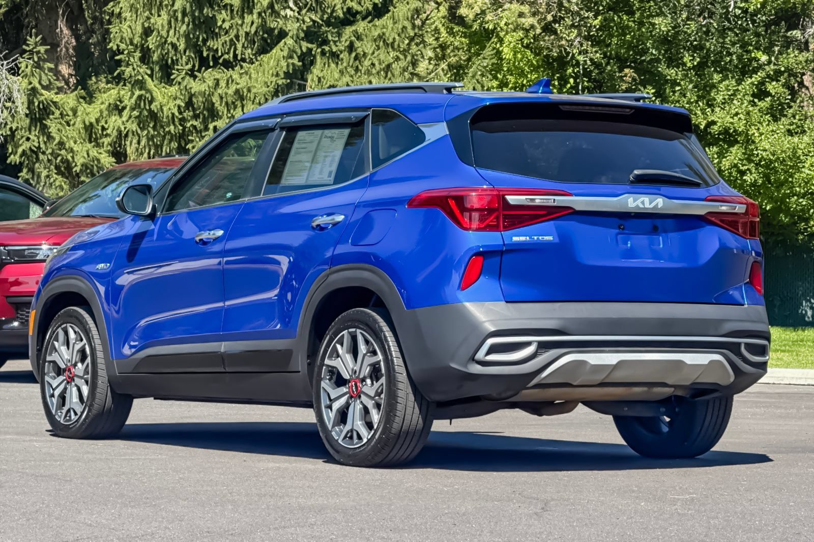 Used 2022 Kia Seltos SX w/ Sunroof Package AWD/4WD image 6
