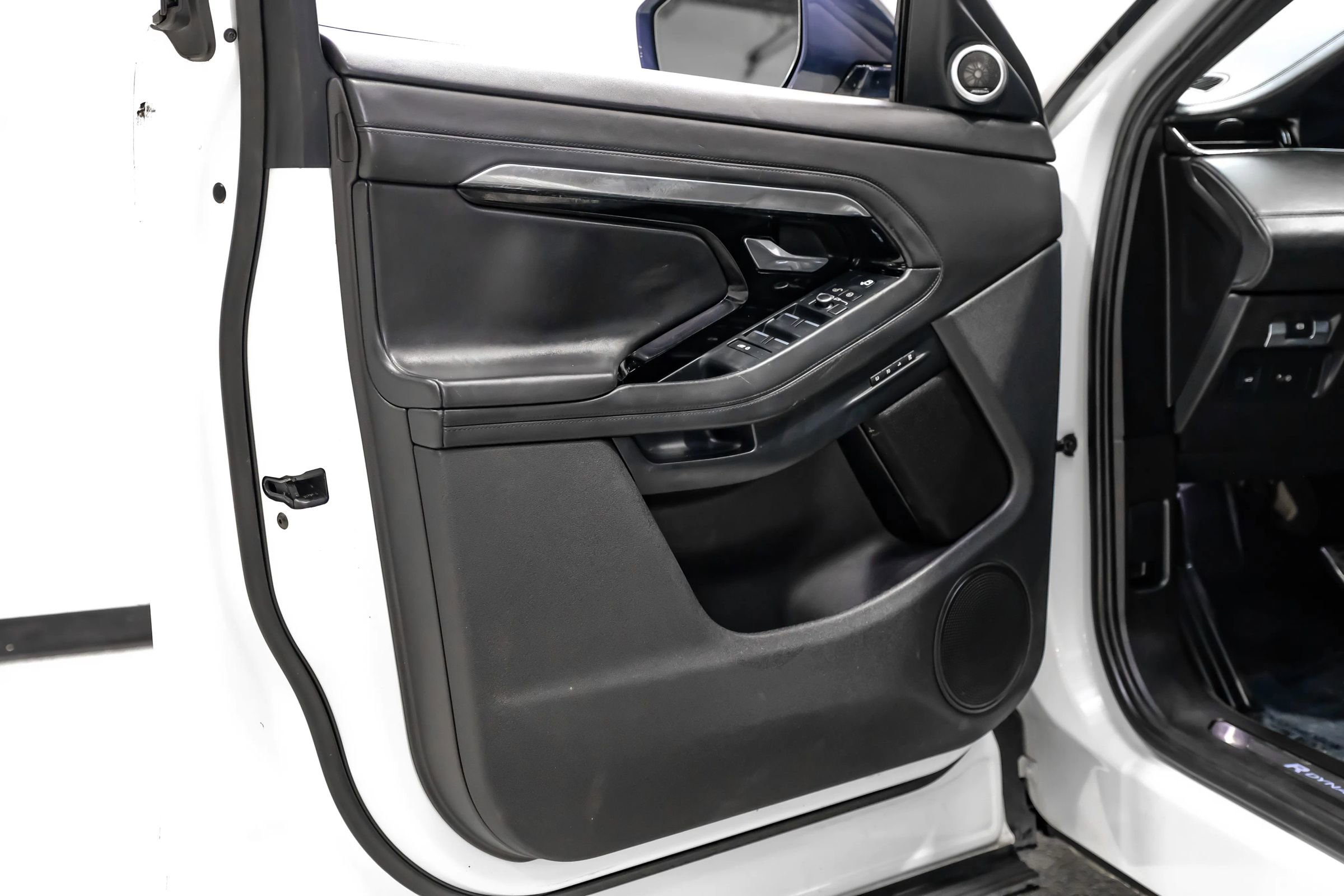 Used 2020 Land Rover Range Rover Evoque R-Dynamic SE image 54