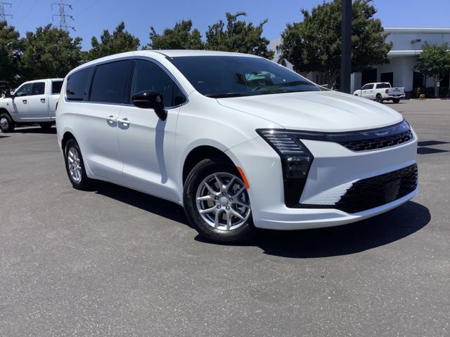 New 2027 Chrysler Pacifica Select FWD image 2