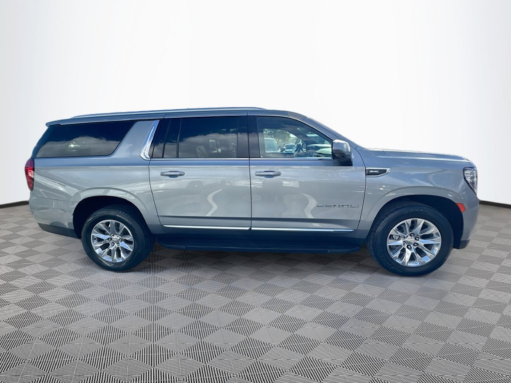 Used 2024 GMC Yukon XL Denali RWD image 5