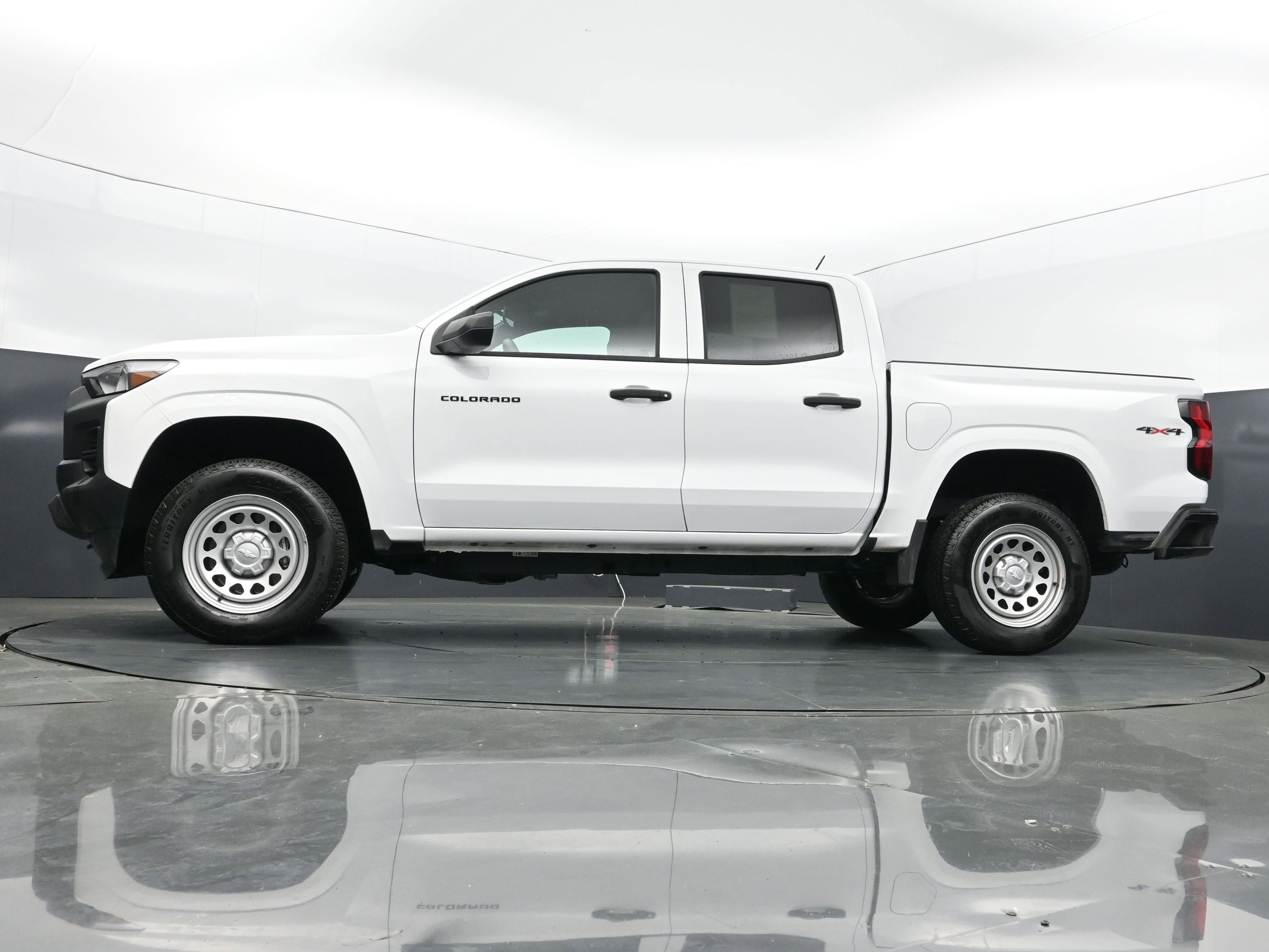 Used 2025 Chevrolet Colorado W/T image 35
