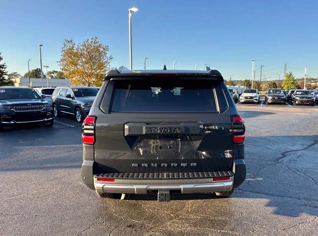 Used 2025 Toyota 4Runner TRD Sport Premium AWD/4WD image 7