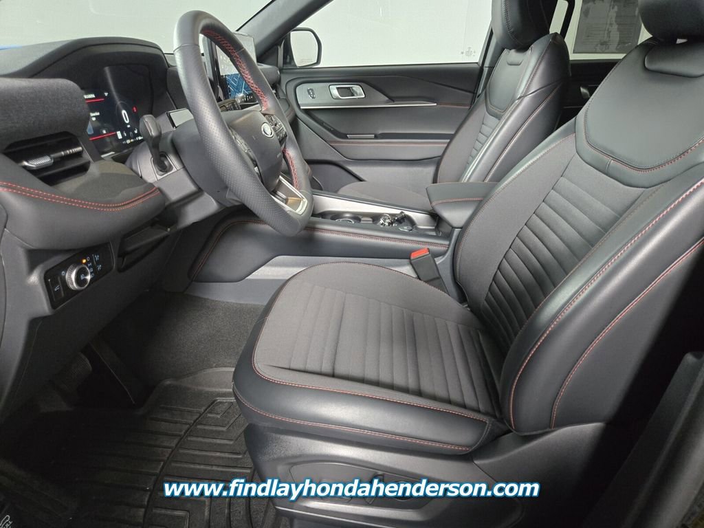 Used 2025 Ford Explorer ST-Line image 14
