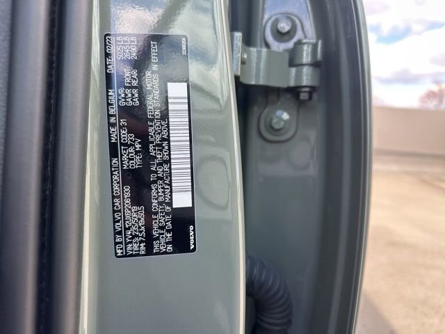 Certified 2023 Volvo XC40 B5 Ultimate w/ Climate Package image 33