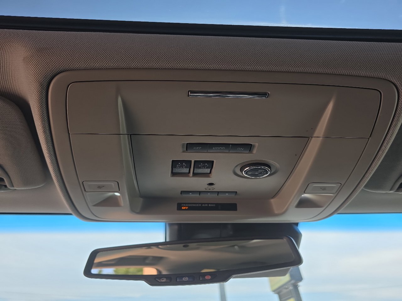 Used 2016 Chevrolet Tahoe LT w/ Luxury Package image 18