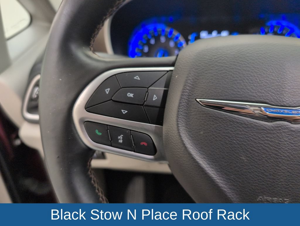 Used 2017 Chrysler Pacifica Touring-L FWD image 33