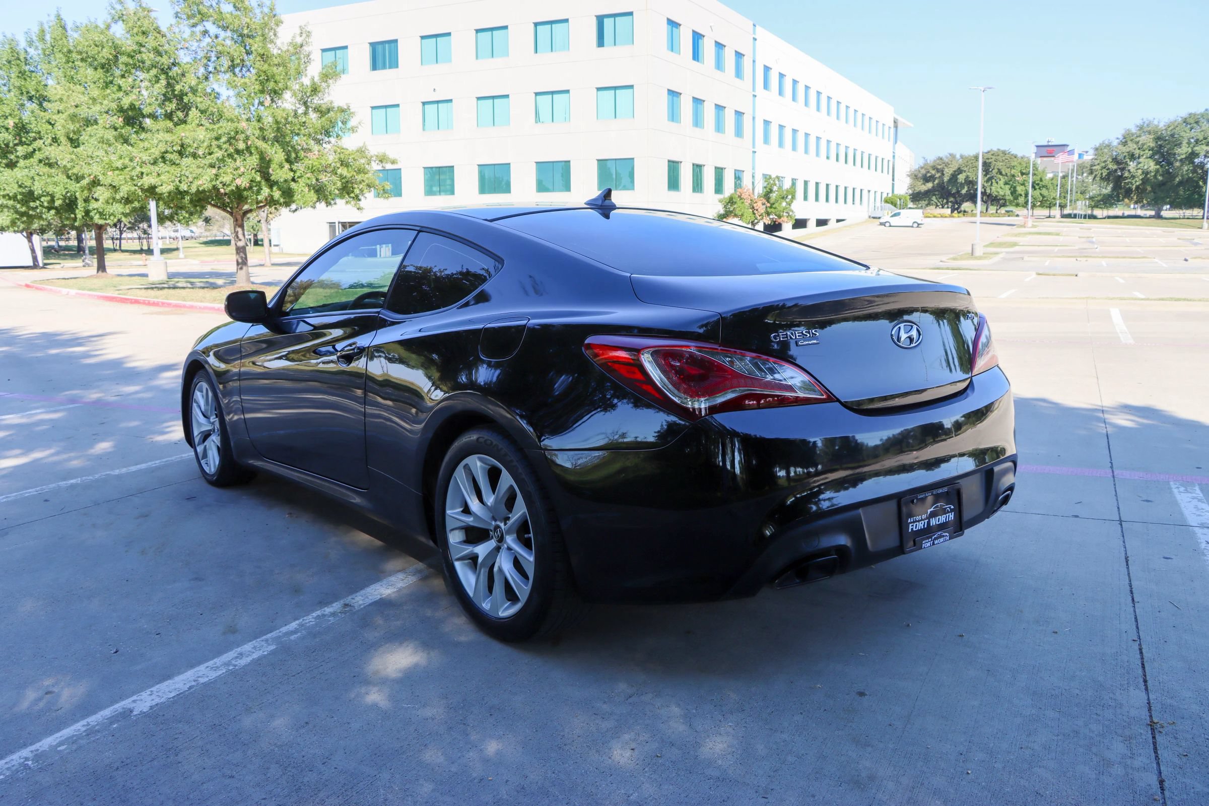 Used 2013 Hyundai Genesis 2.0T RWD image 5