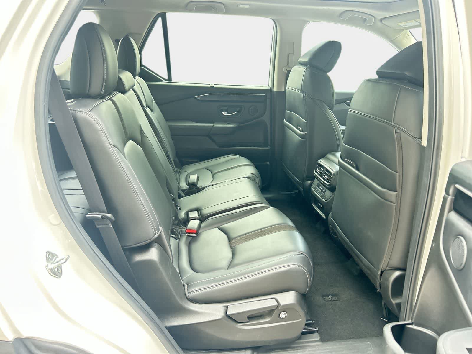 Used 2023 Honda Pilot Touring image 13