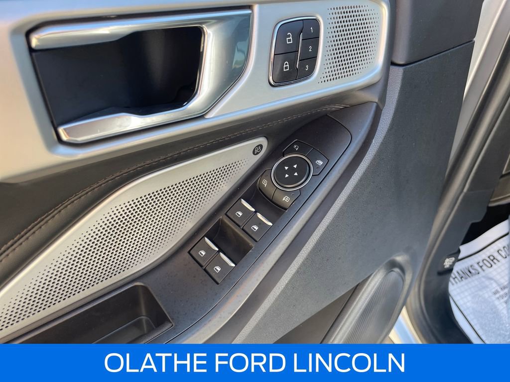 Certified 2020 Ford Explorer Platinum w/ Premium Technology Package AWD/4WD image 14