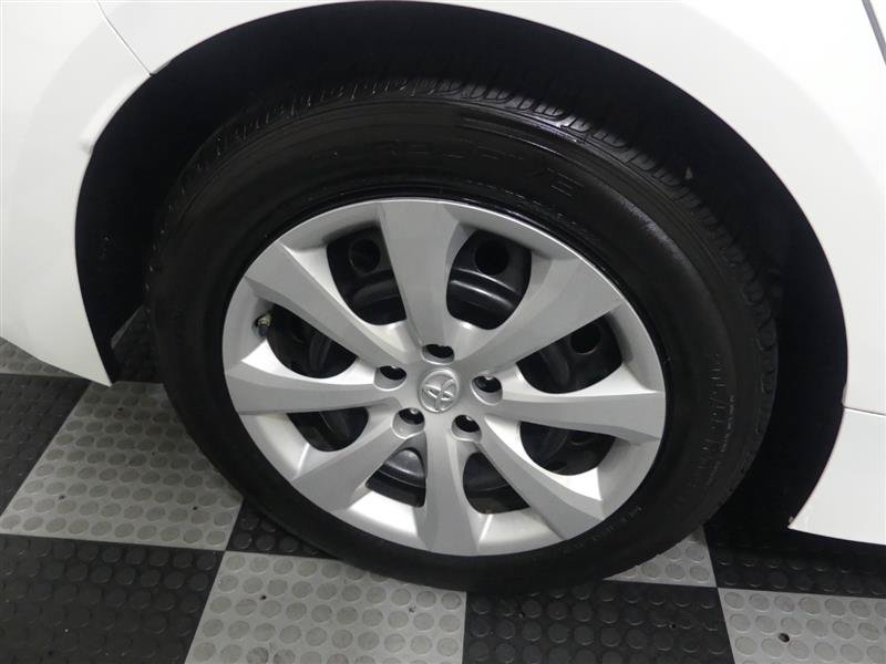 Used 2022 Toyota Corolla LE FWD image 16