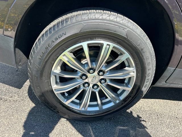 Used 2018 Cadillac XT5 Luxury w/ Driver Awareness Package AWD/4WD image 56