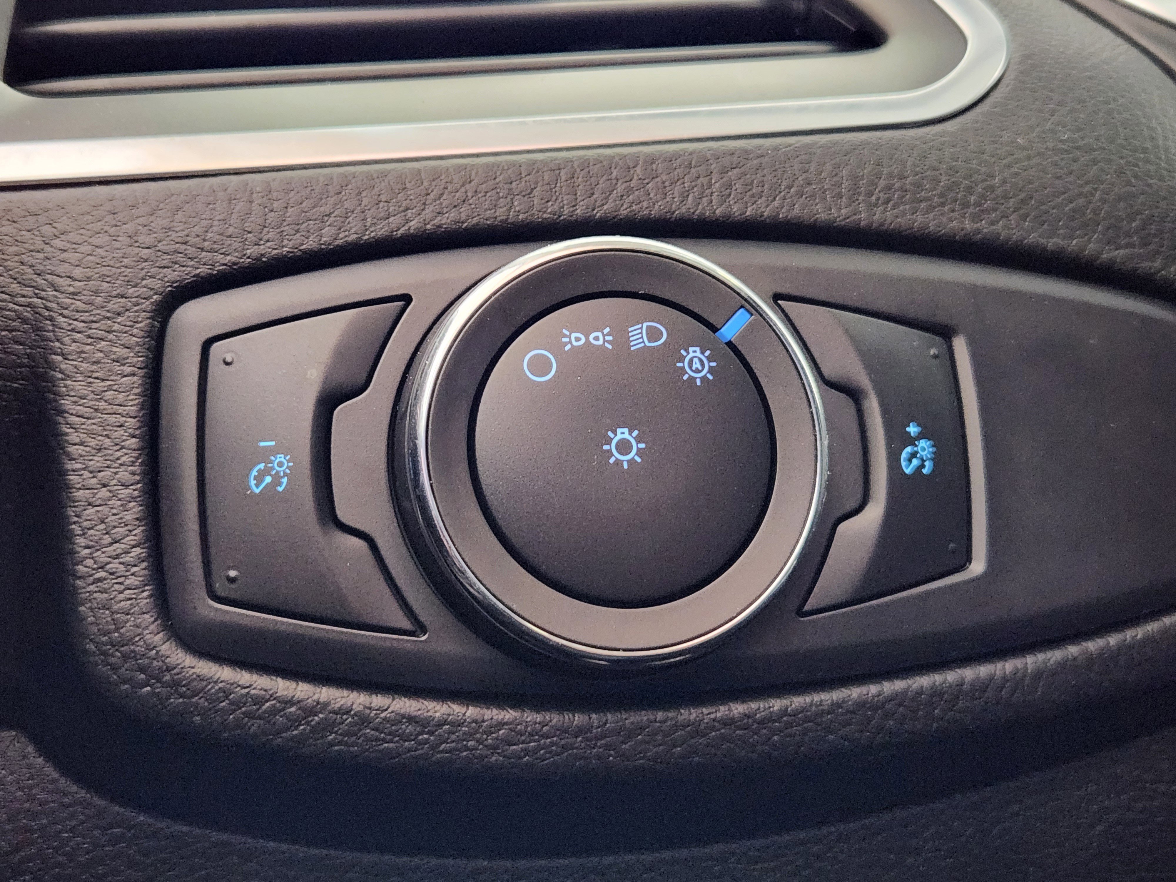 Used 2015 Ford Edge Sport image 27