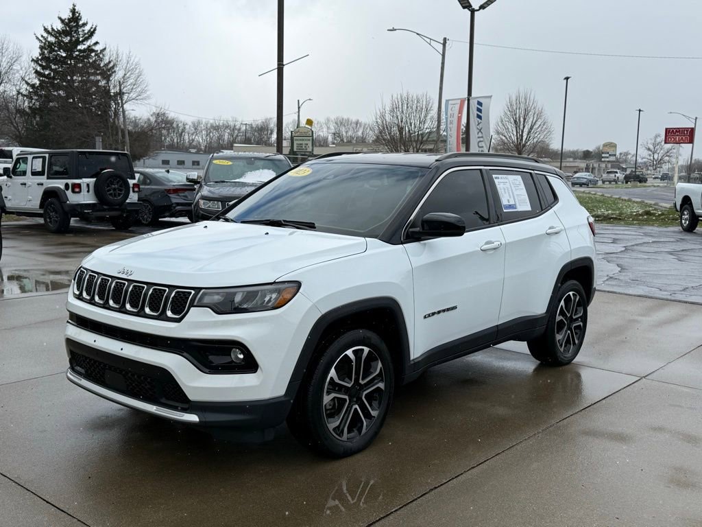 Used 2023 Jeep Compass Limited image 3