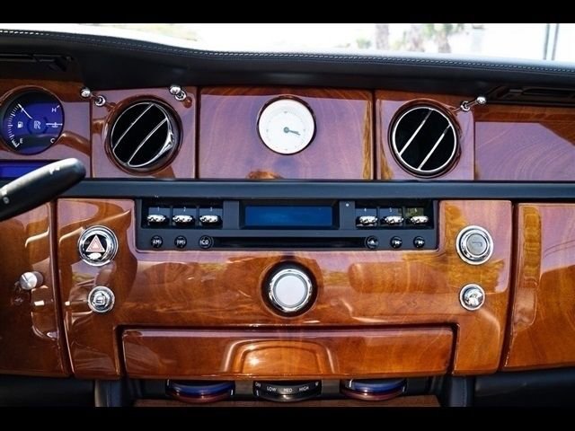 Used 2009 Rolls-Royce Phantom Drophead Coupe image 17