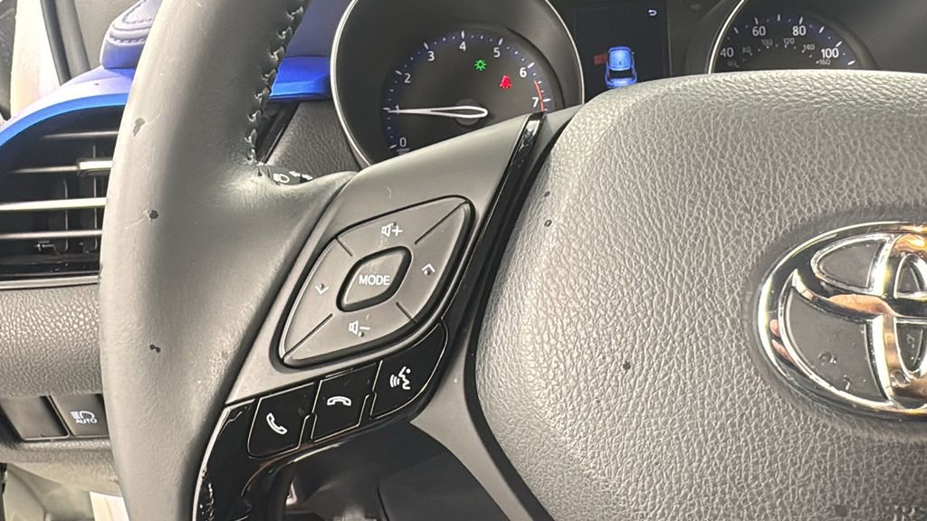 Used 2020 Toyota C-HR XLE image 21