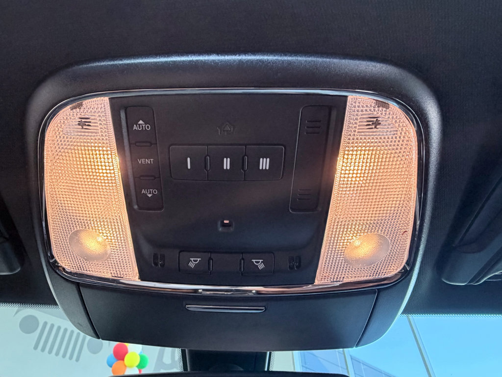 Used 2022 Dodge Charger SRT Hellcat w/ Harman/Kardon Audio Group image 15