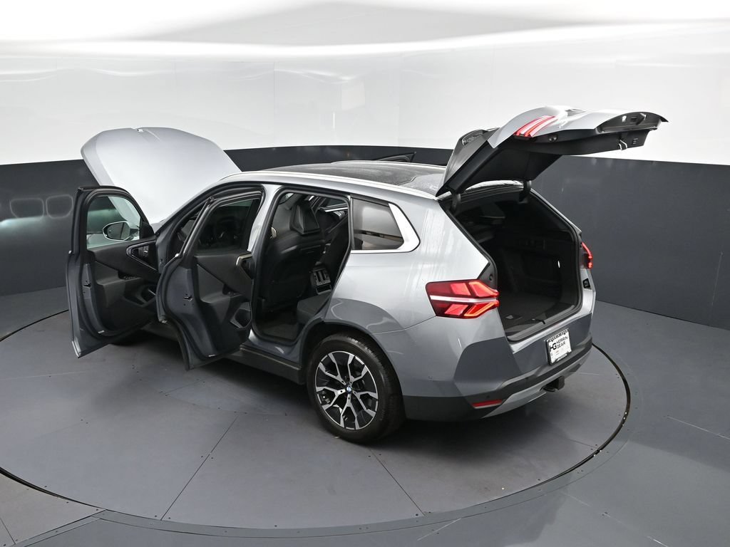 Certified 2025 BMW X3 xDrive30i w/ Premium Package AWD/4WD image 2