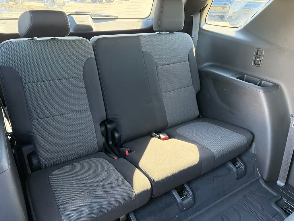 Used 2022 Chevrolet Traverse LT FWD image 37