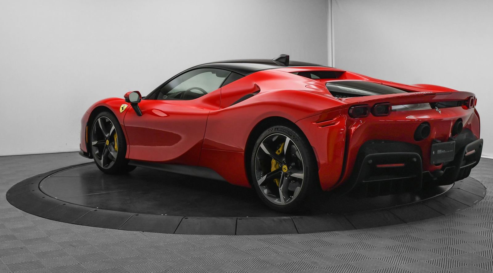 Used 2023 Ferrari SF90 Stradale image 5