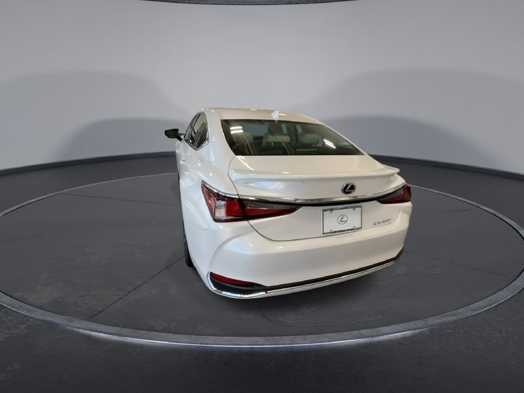 Used 2024 Lexus ES 300h w/ Premium Package FWD image 7