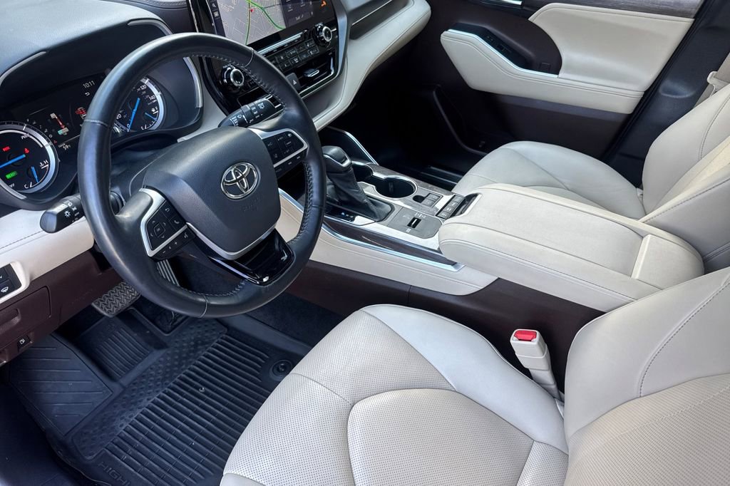 Used 2022 Toyota Highlander Limited AWD/4WD image 9