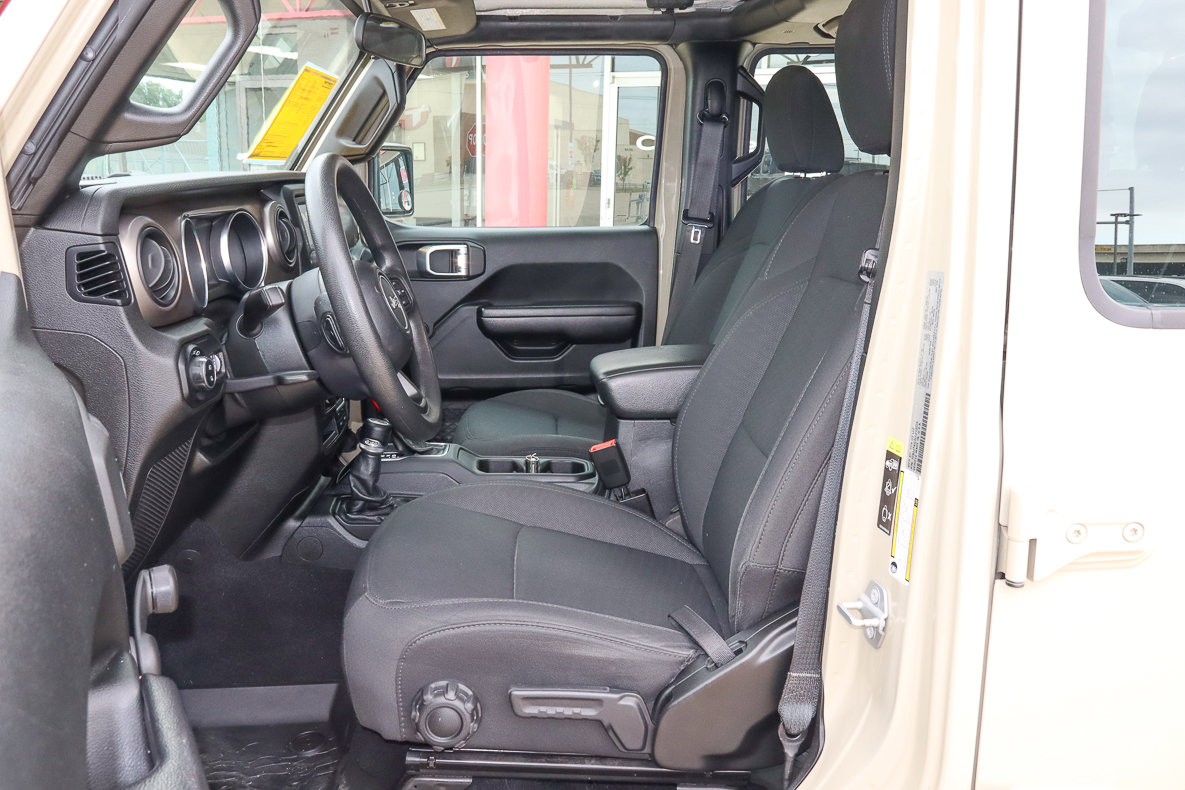 Used 2020 Jeep Gladiator Sport image 7