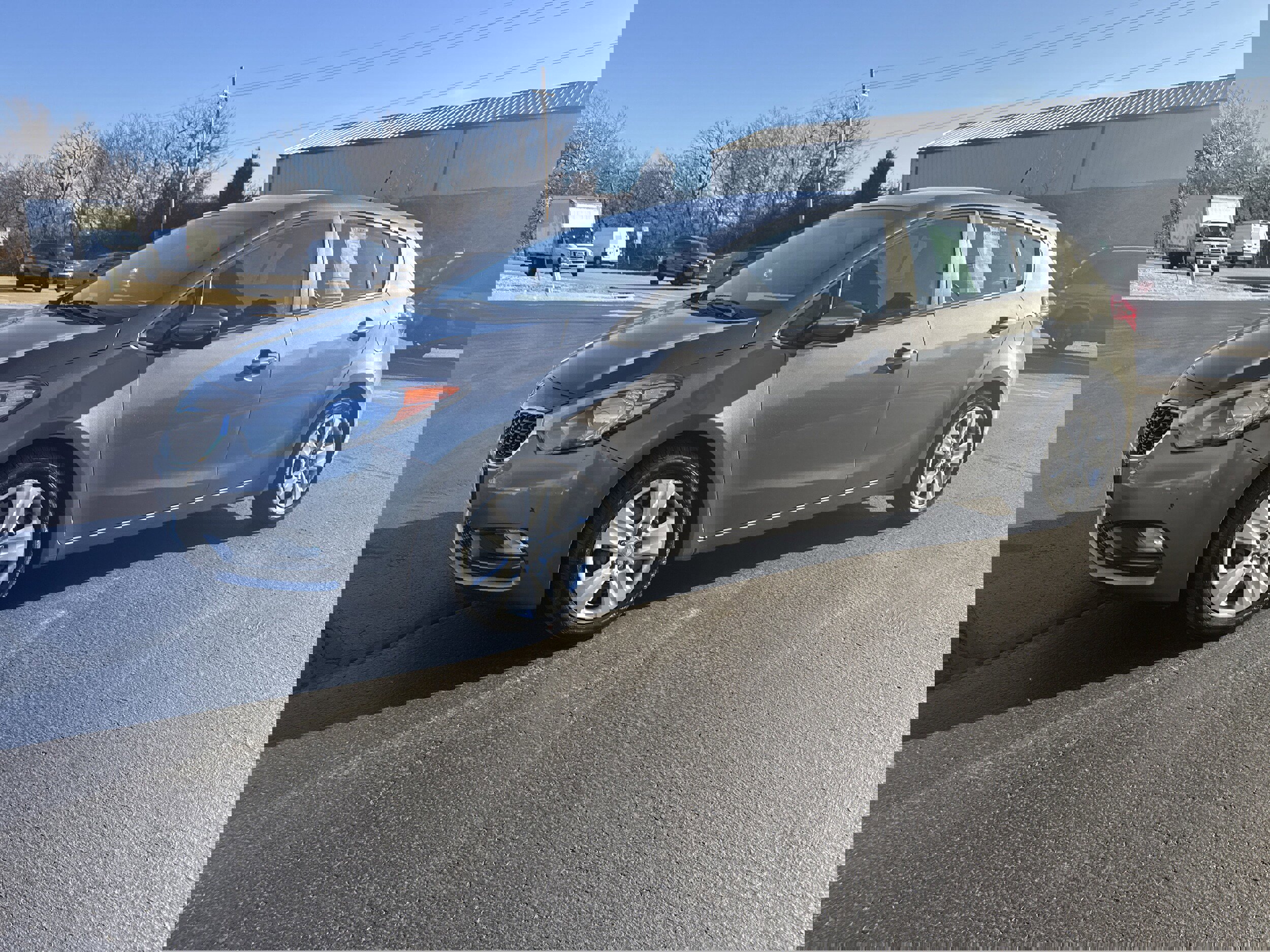 Used 2016 Kia Forte LX image 2