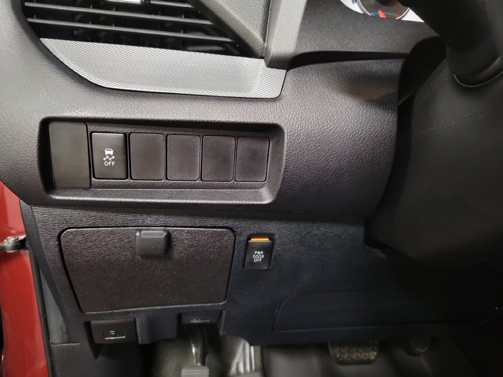 Used 2015 Toyota Sienna SE FWD image 27