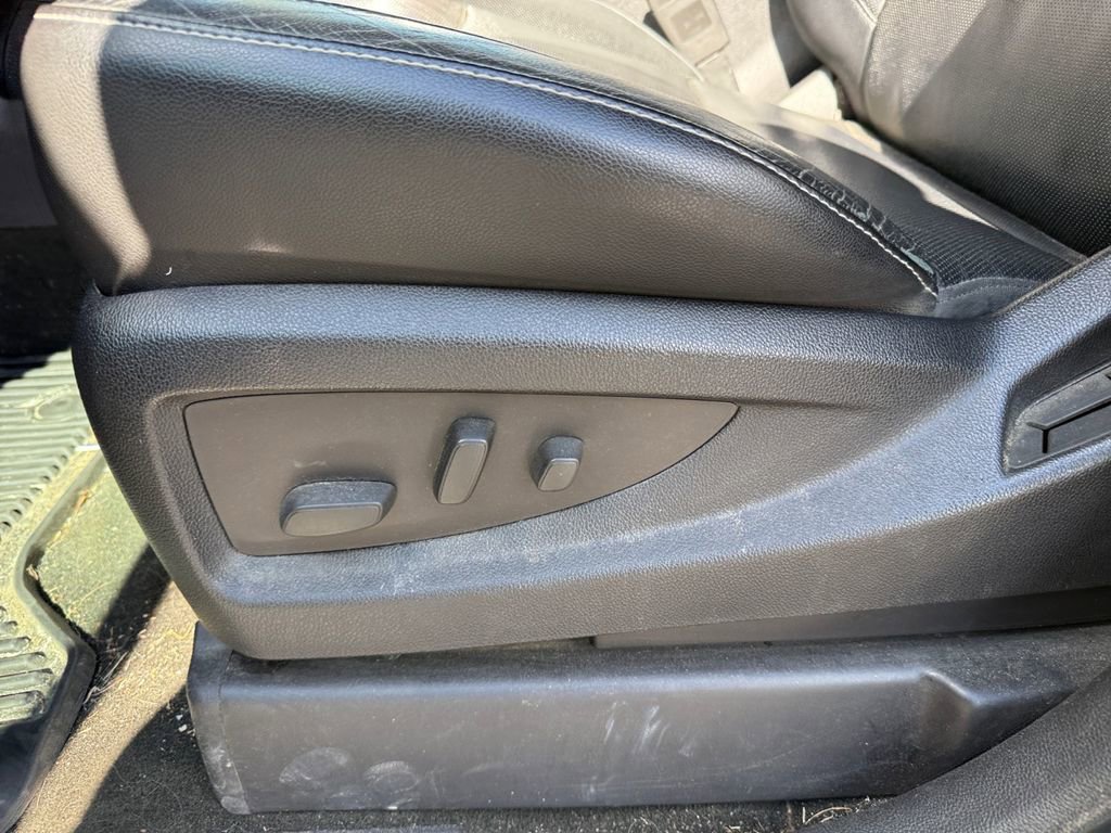 Used 2015 GMC Sierra 1500 SLT w/ SLT Crew Cab Value Package image 13