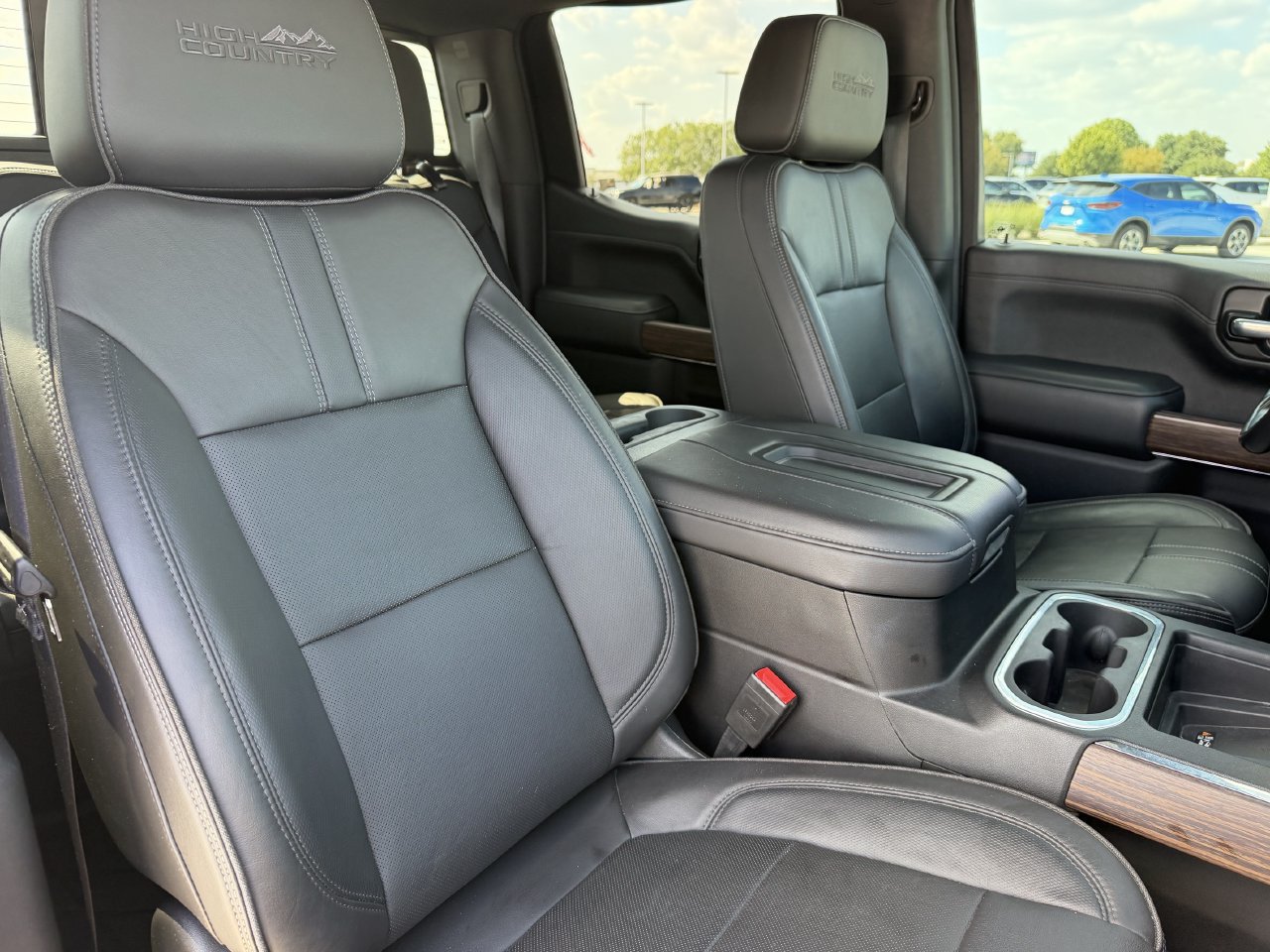 Used 2021 Chevrolet Silverado 1500 High Country w/ Technology Package AWD/4WD image 27
