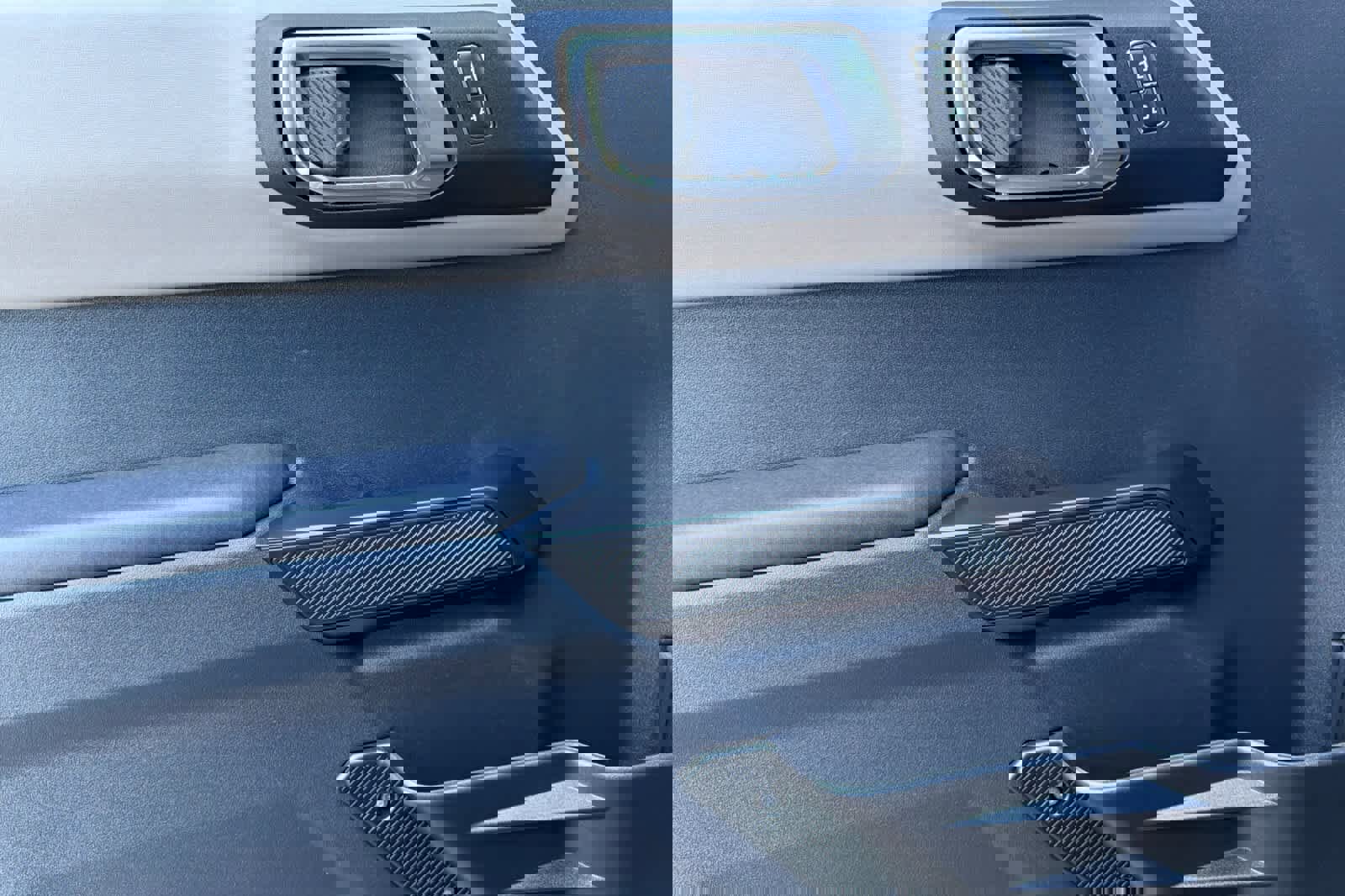 Certified 2024 Ford Bronco Wildtrak image 12